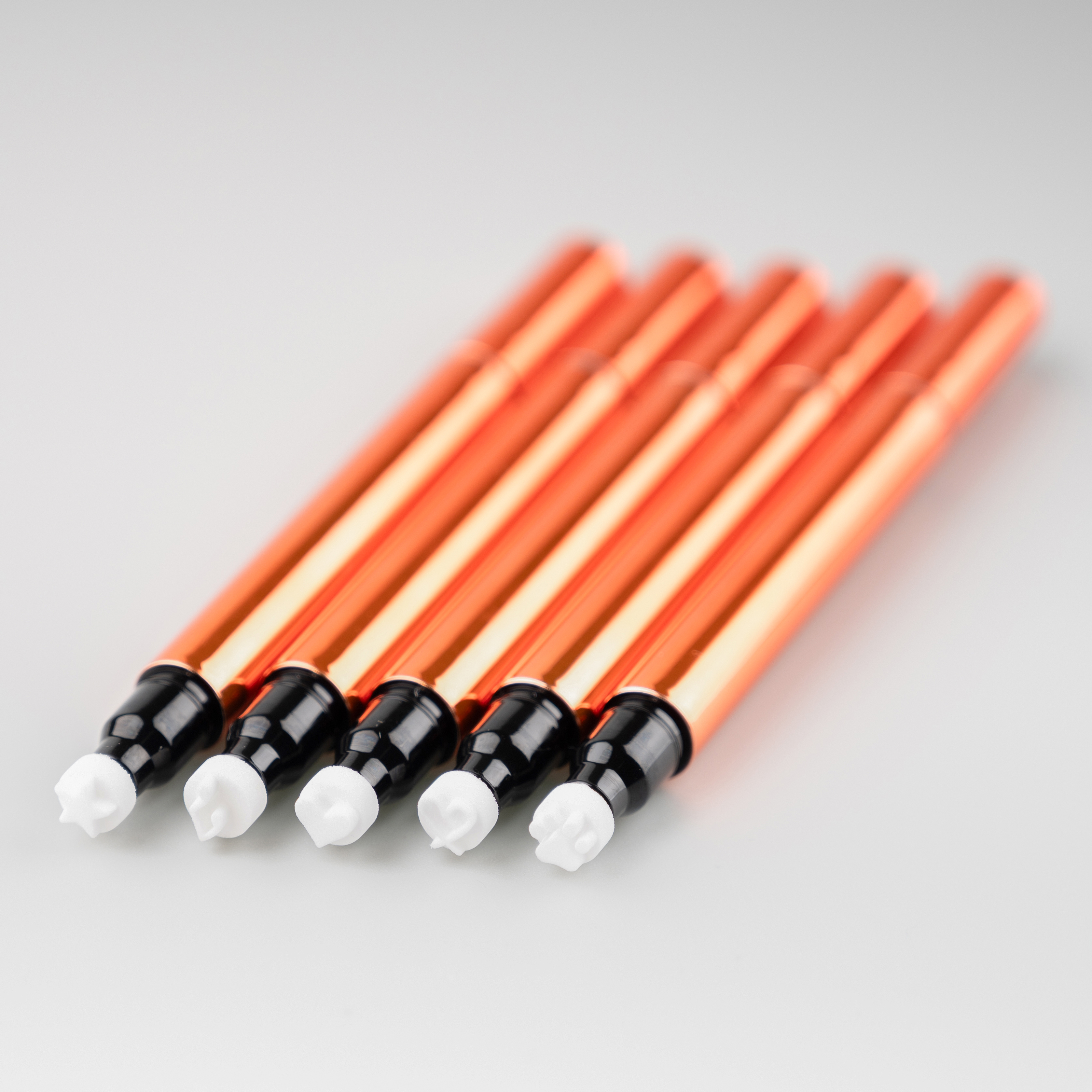 Płynny eyeliner z opakowaniem znaczków